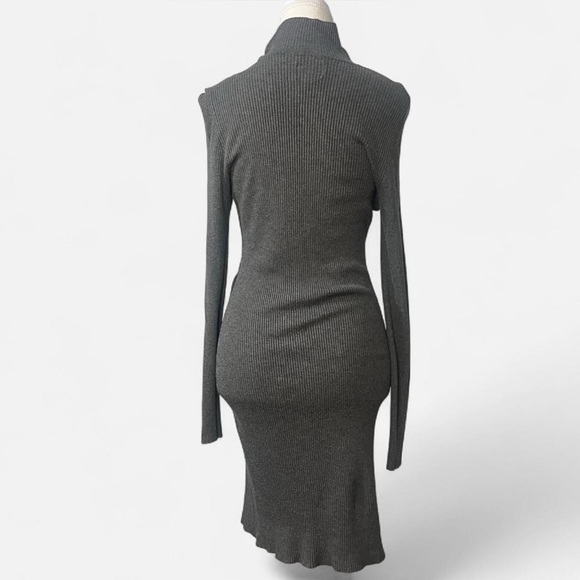 Simply Styled‎ turtle neck gray sweater dress - Picture 2 of 3